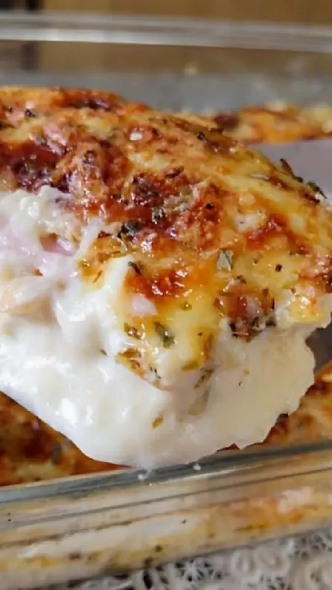 Esse lanche de forno feito com bisnaguinha vai deixar as crianças com água na boca