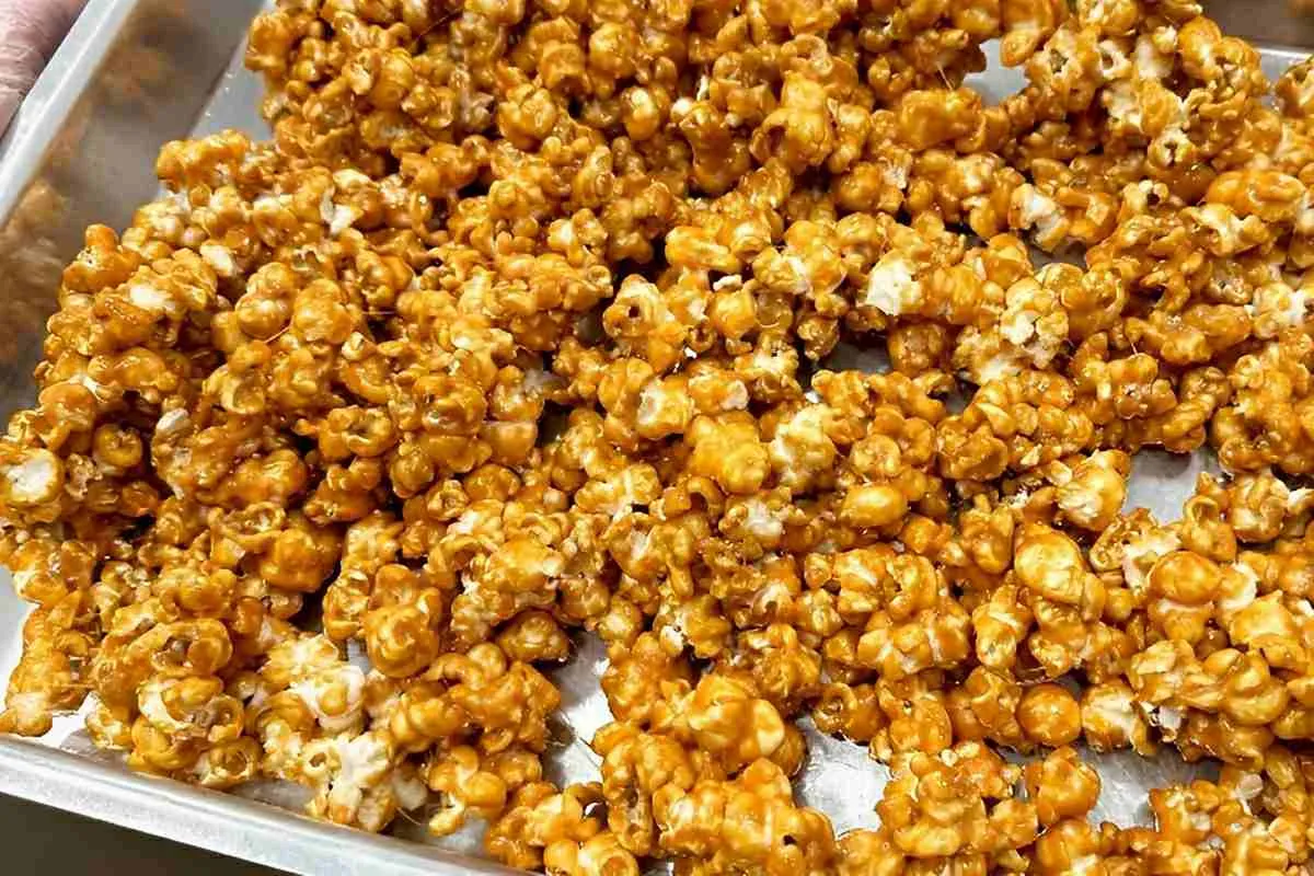 A melhor receita de pipoca doce caramelizada pra fazer em ca