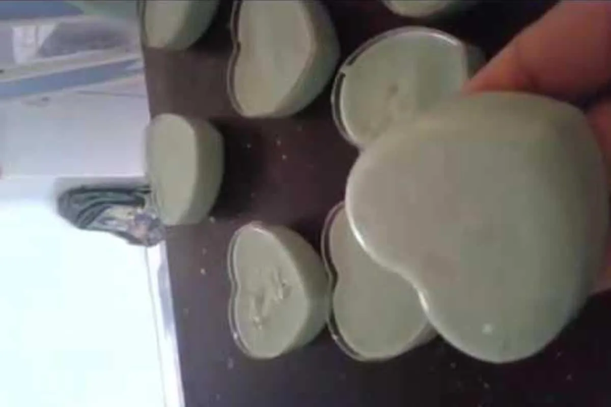 Agora que aprendi a fazer esse sabonete caseiro não deixo ma