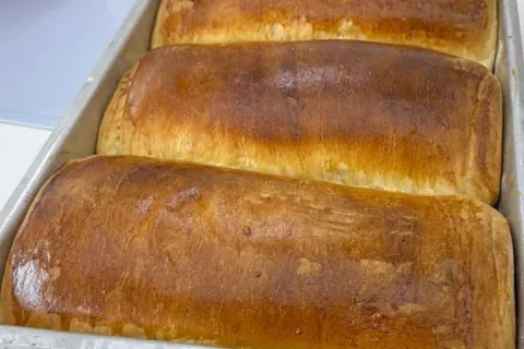 Agora que aprendi a fazer pão caseiro sem sovar não compro m