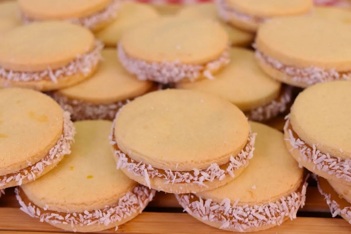Alfajor de doce de leite: o melhor com massa que desmancha n