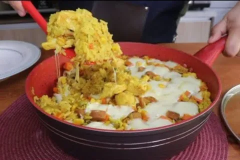 Almoço completo feito em uma panela só para economizar tempo