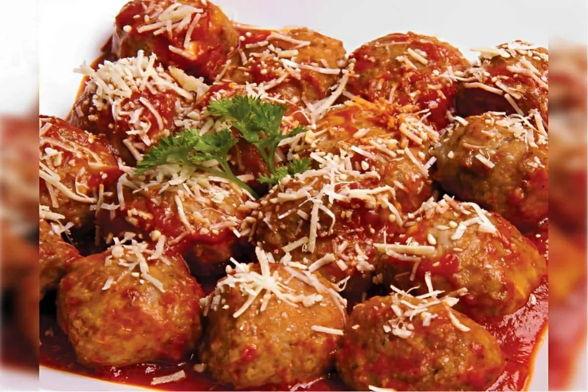 Almôndegas de carne ao molho receita de restaurante italiano
