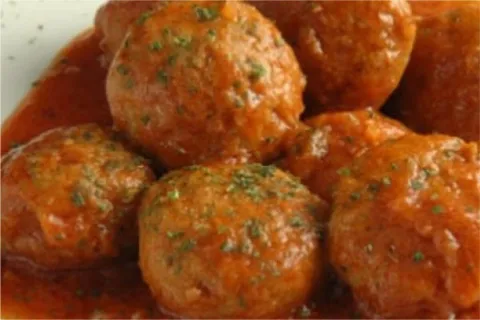 Almôndegas simples e saborosas com um jeito bem fácil de faz