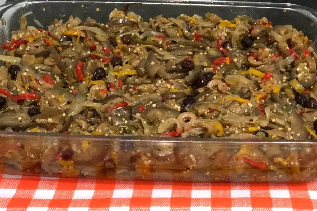 Antepasto de berinjela fácil e saboroso para acompanhar seu