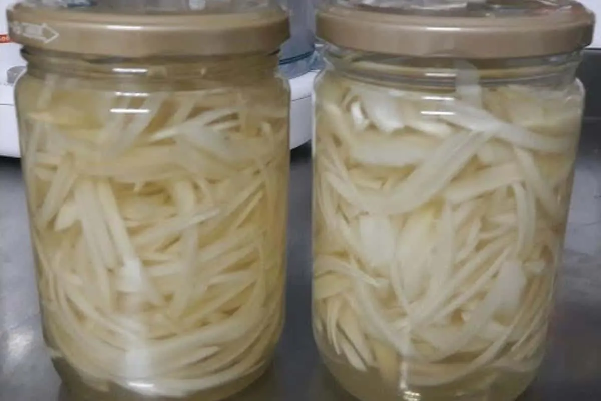 Aprenda a fazer conserva de cebola: ótima para acompanhar sa