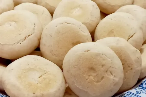 Aprenda a fazer essa bolacha de tapioca para seu café da man