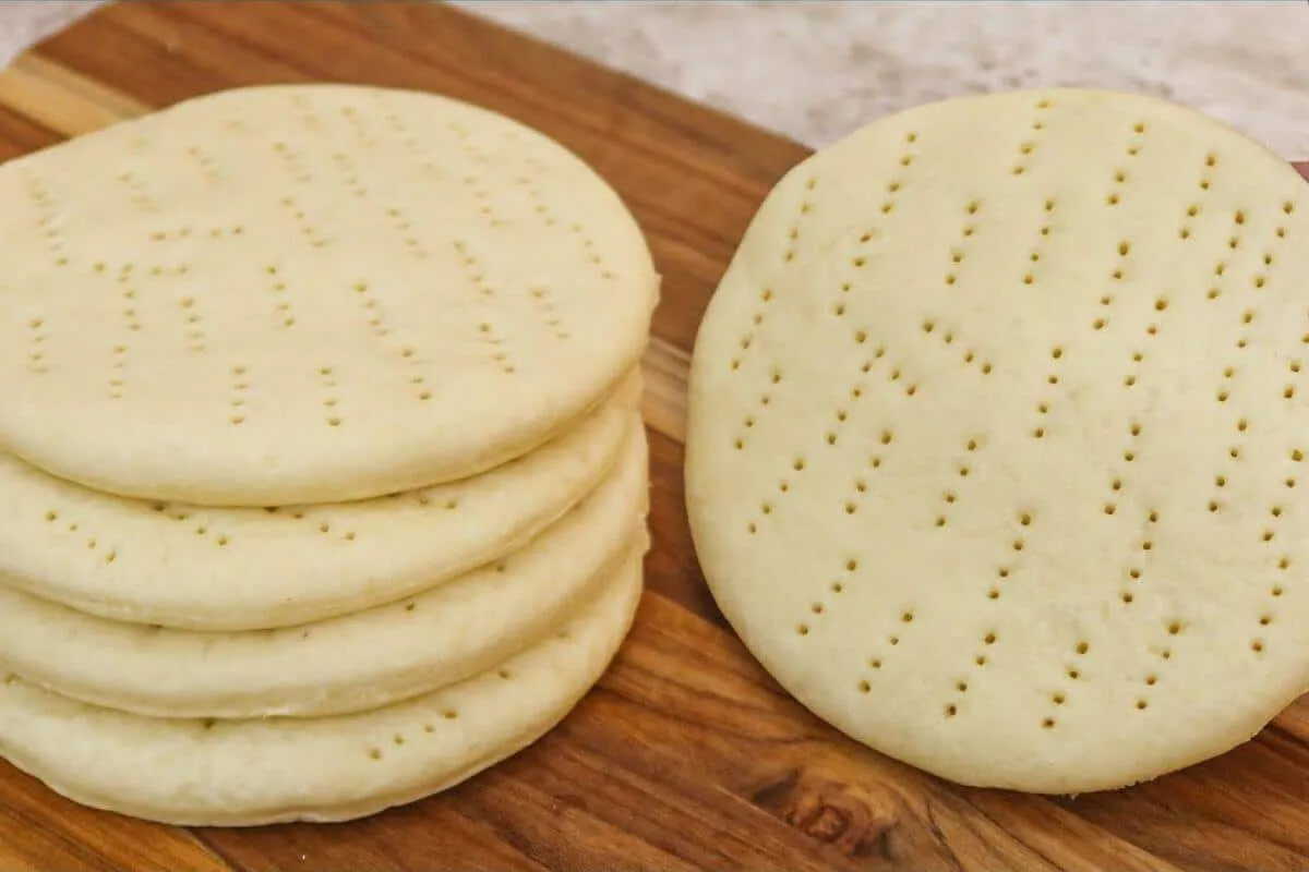 Aprenda a fazer massa de pizza do jeito correto e mais práti