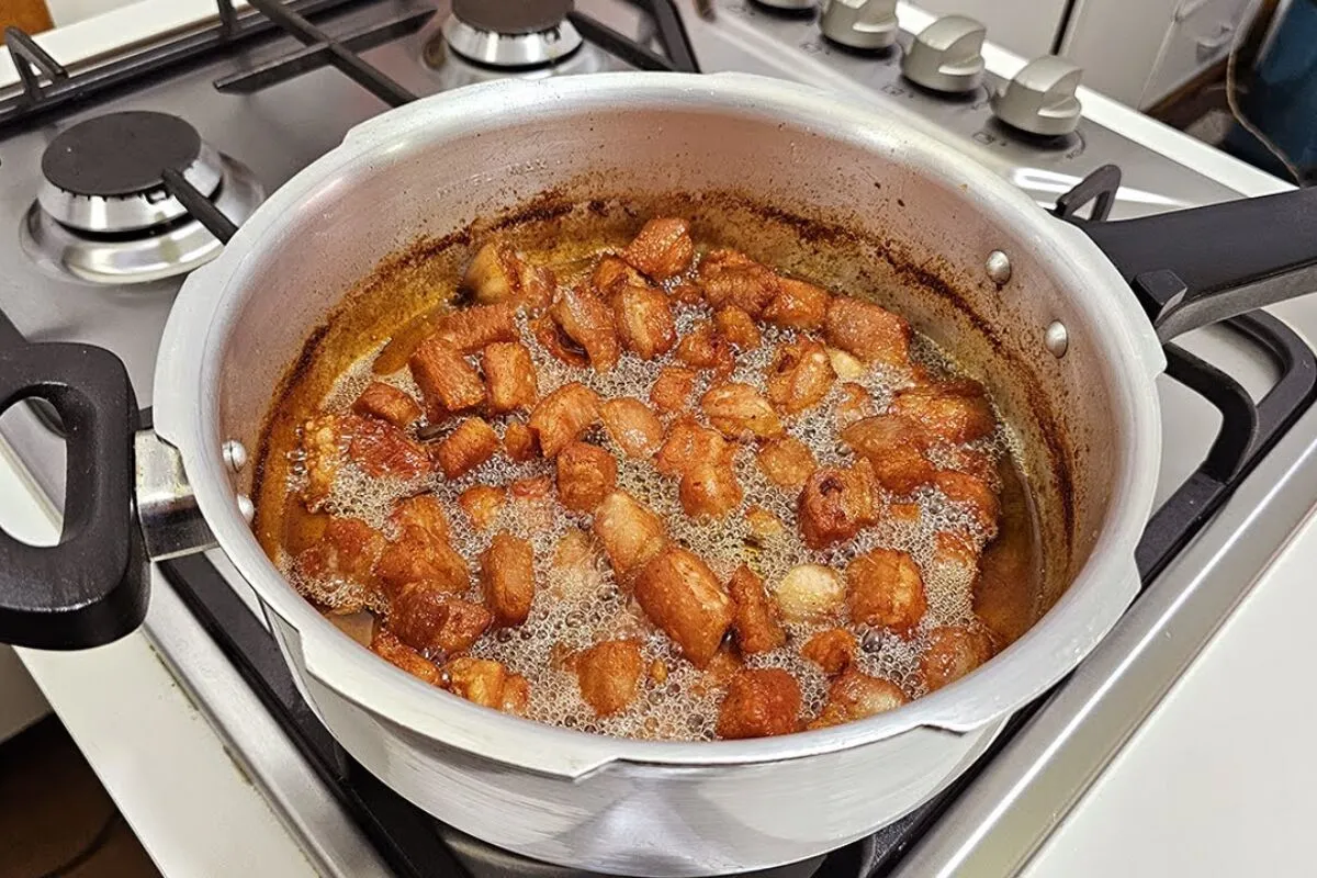 Aprenda a fazer um torresmo crocante e pururucado igual porç