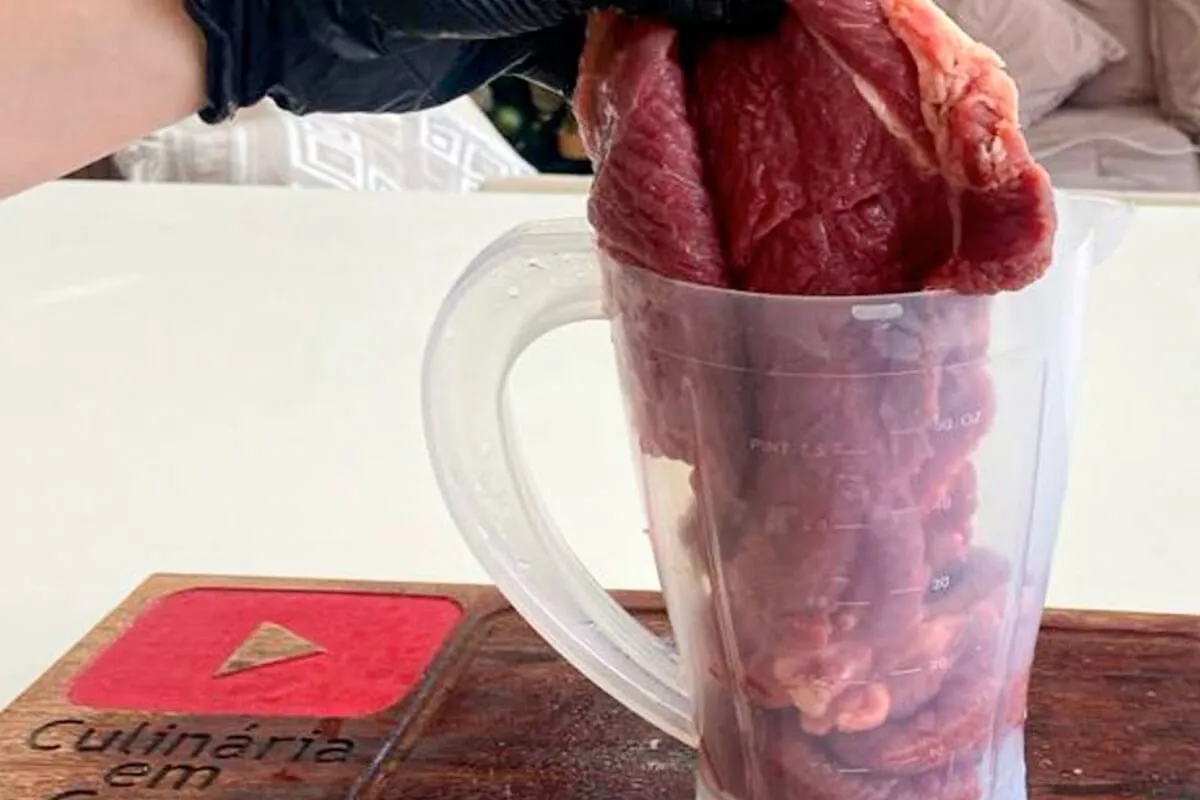 Aprenda uma receita de bife acebolado que você só vai querer