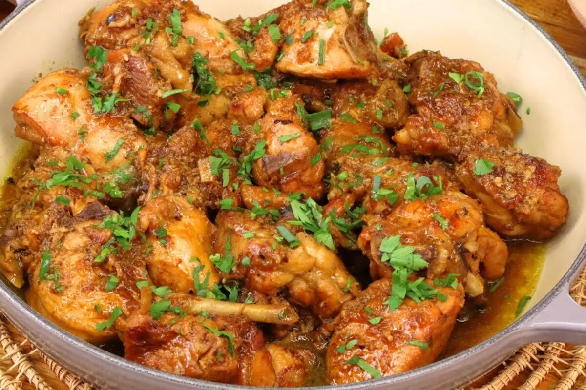 Aprendi a fazer um frango refogado de restaurante que fica p