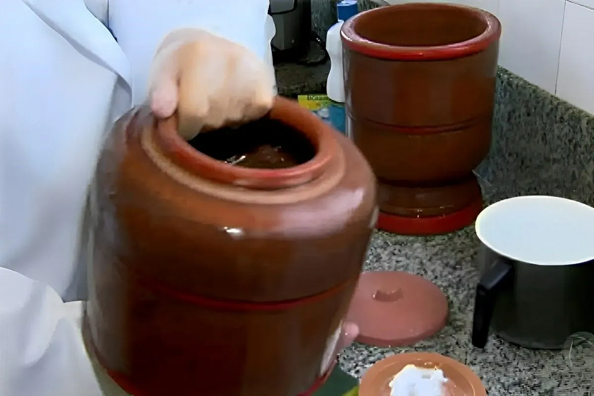 Aprendi como limpar filtro de barro para deixar a água de ca