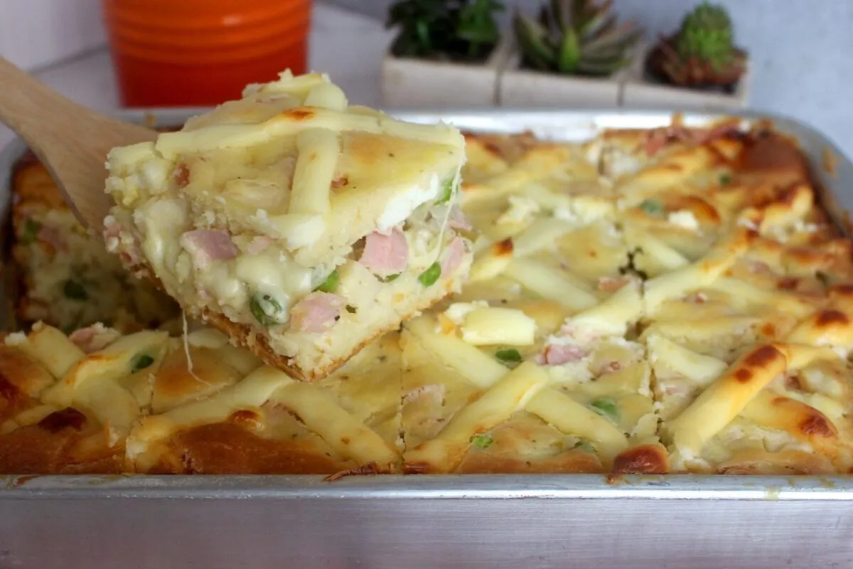 Aqui em casa essa torta portuguesa fácil e deliciosa é o lan