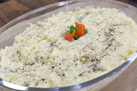 Arroz a piamontese cremoso e cheio de queijo derretido, uma 