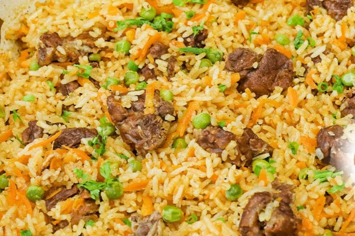 Arroz com bananinha para um almoço completo e muito saboroso