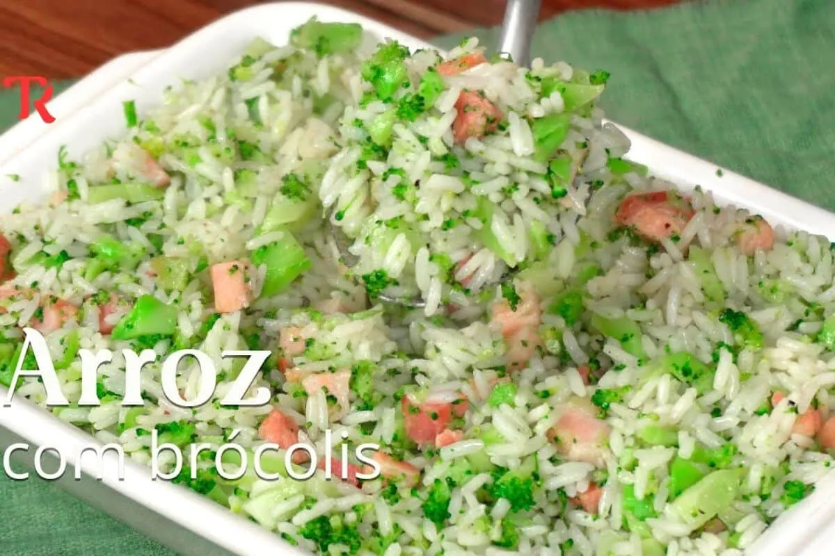 Arroz com brócolis simples e muito saboroso, para deixar o s