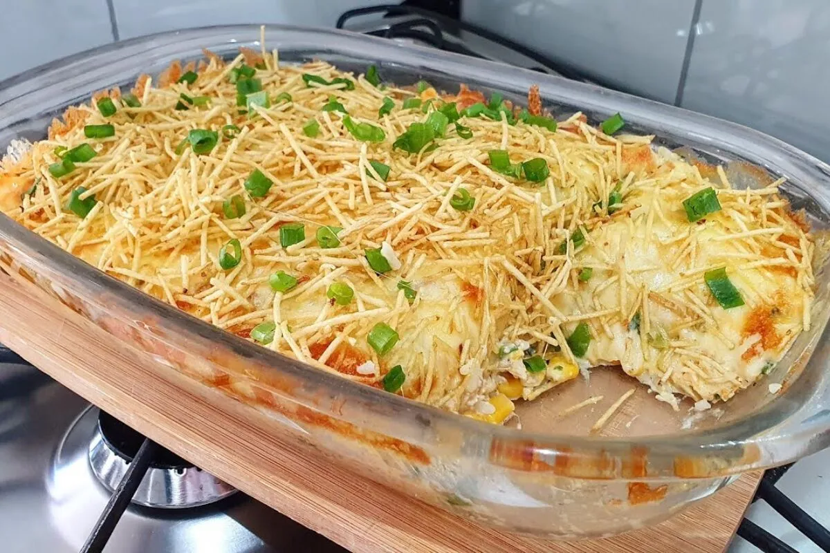 Arroz de forno cremoso e fácil para aproveitar as sobras e c