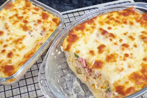 Arroz de forno cremoso, uma solução econômica e muito saboro