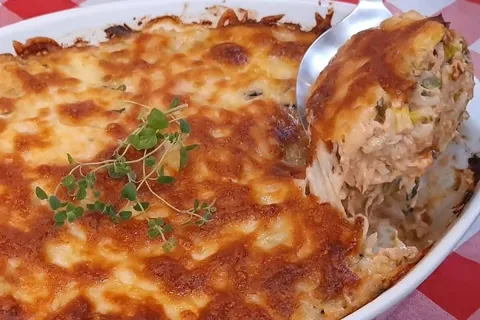 Arroz de forno rápido, fácil e completo, você aproveita as s