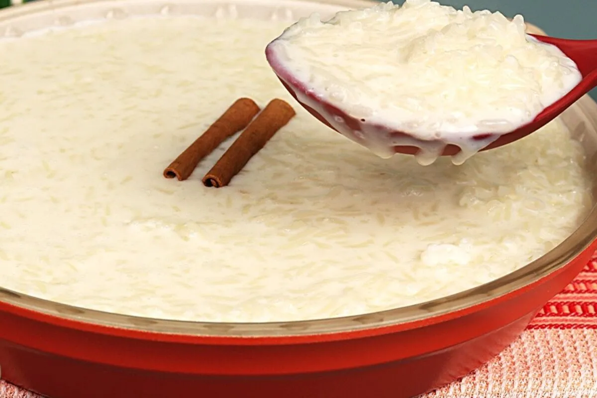 Arroz doce cremoso tradicional igual ao que a vovó fazia, um