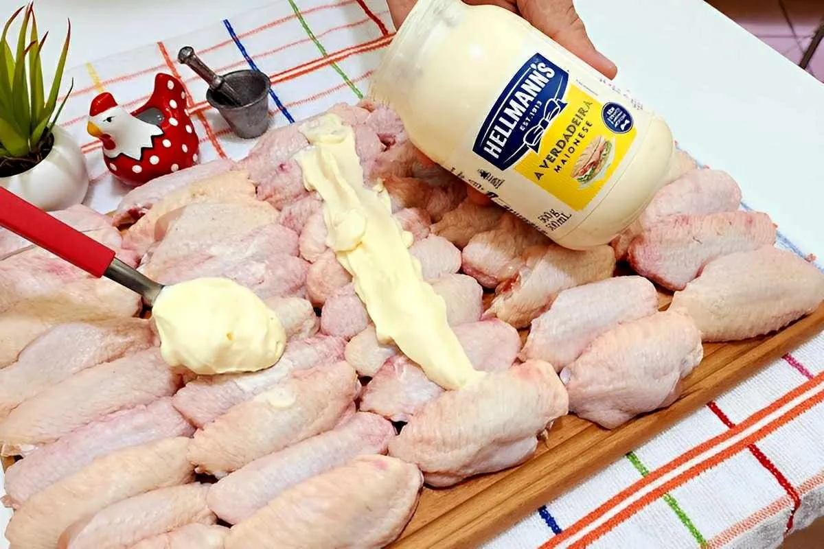 Asinha de frango no forno com molho especial: uma receita de