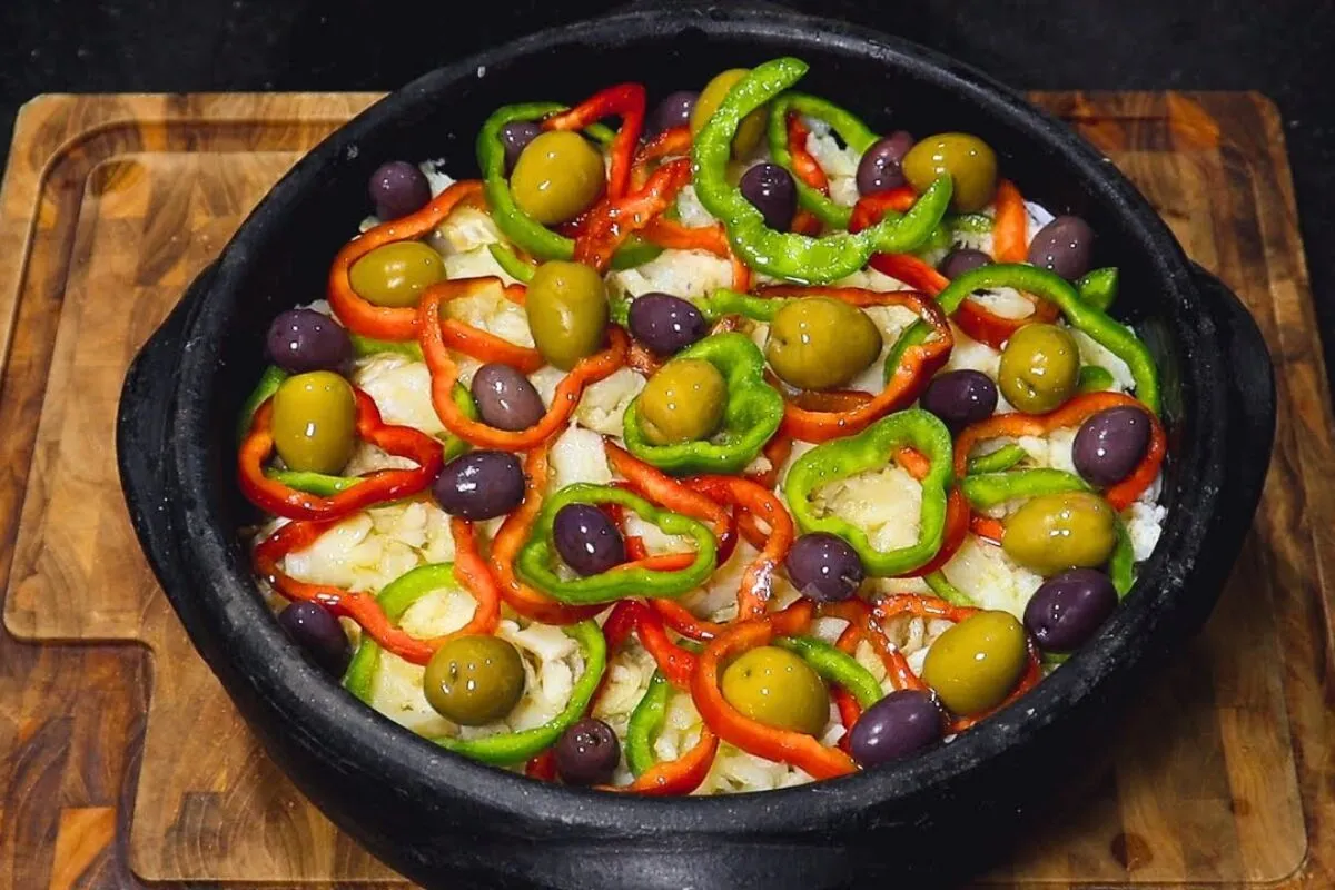 Bacalhau à gomes de sá: o prato tradicional e perfeito para