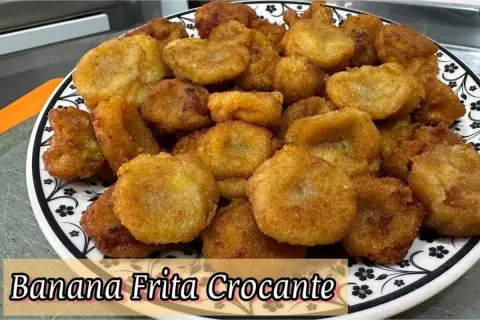 Banana frita crocante sequinha e douradinha igual de restaur