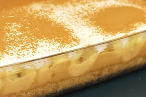 Banoffee na travessa: sobremesa com banana e doce de leite q