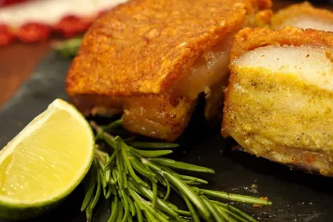 Barriga à pururuca no forno crocante que não fica encharcada