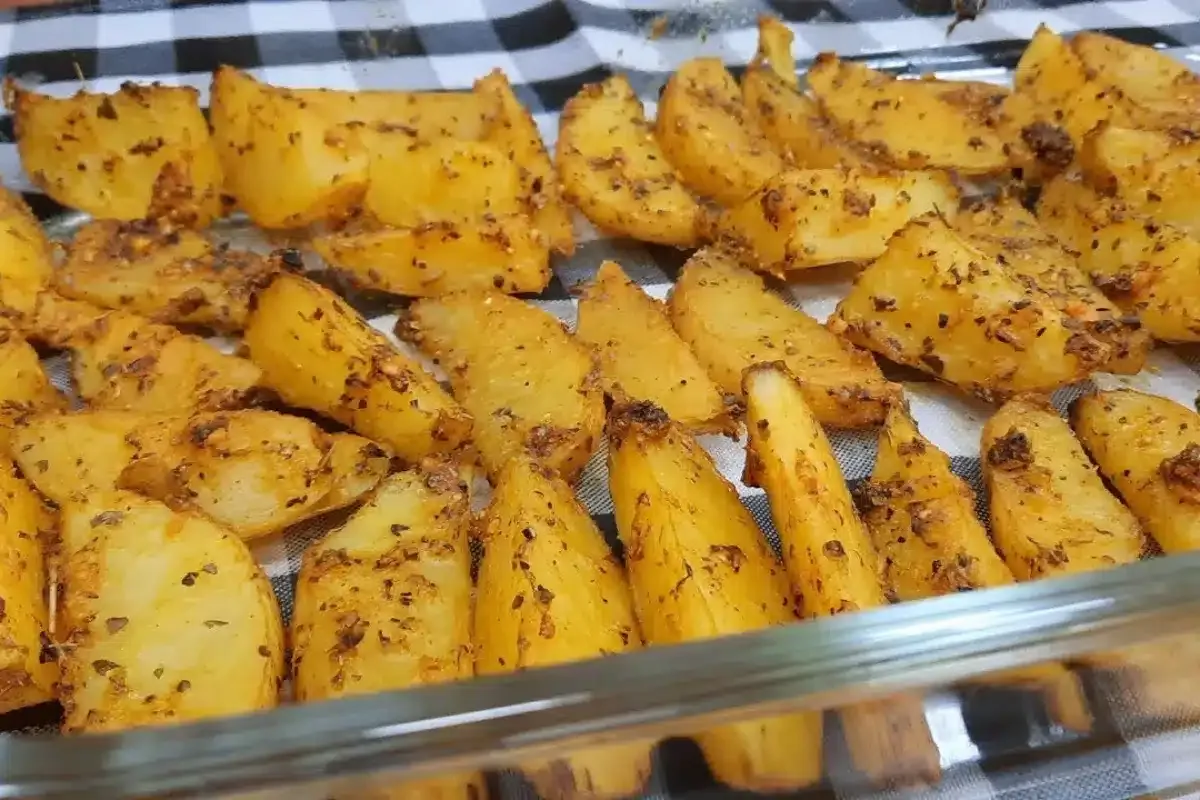 Batata rústica deliciosa: o acompanhamento mais fácil e sabo