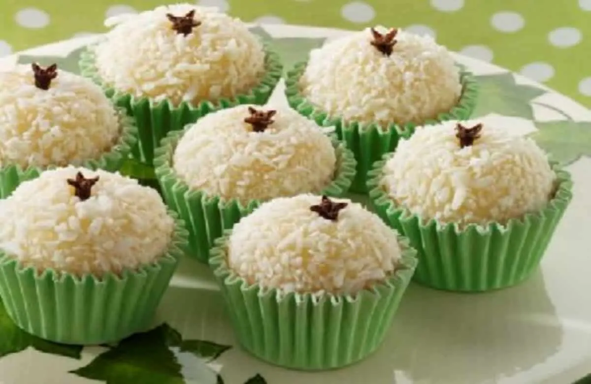 Beijinho de leite ninho, um docinho delicioso e que fica pro