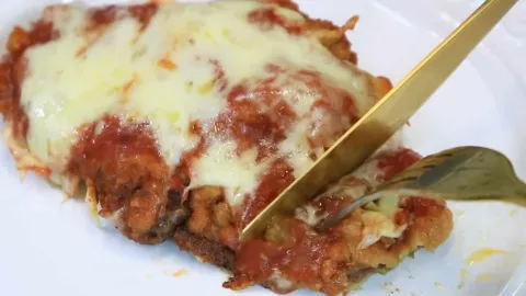 Bife à Parmegiana Simples. Uma Delícia que Vai Agradar Toda 
