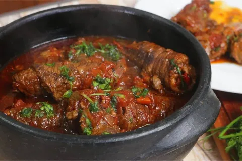 Bife a rolê com molho muito macio e suculento para a hora do