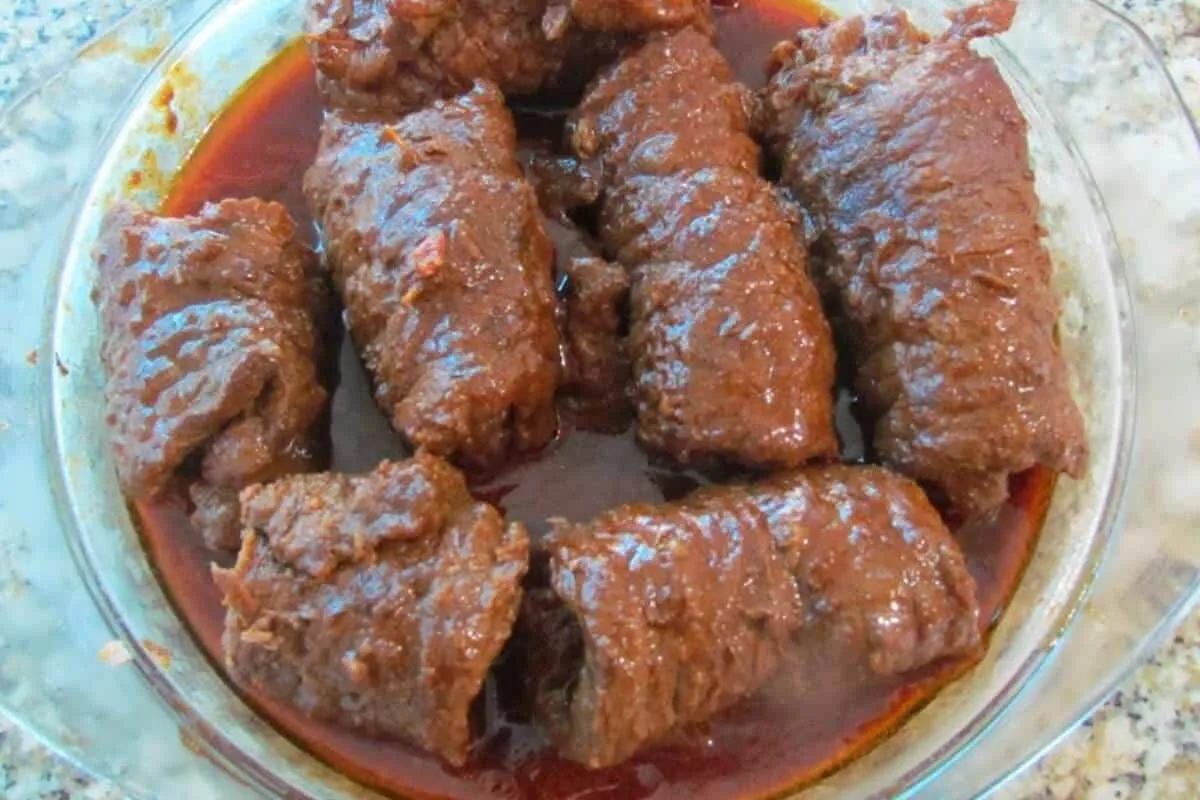 Bife a rolê igualzinho de restaurante molhadinho e suculento