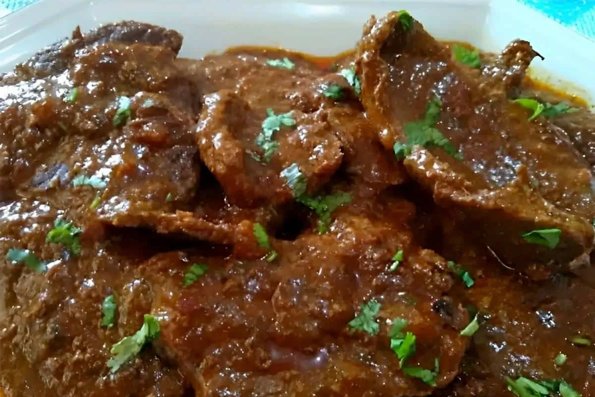 Bife ao molho na panela de pressão uma prato simples que é u