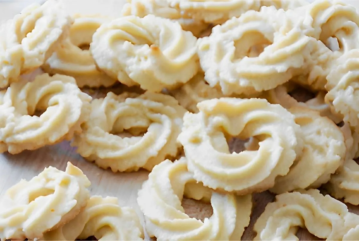 Biscoitinho amanteigado com apenas 3 ingredientes uma delíci