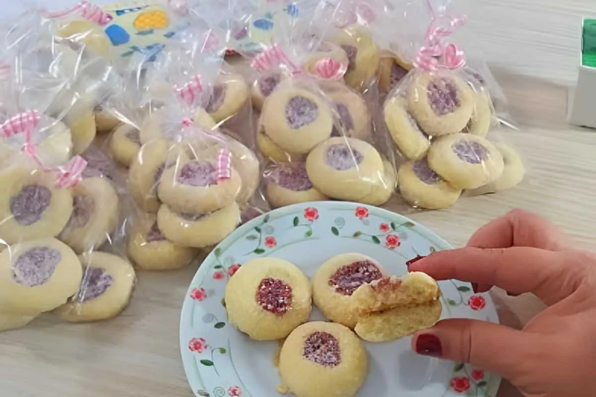 Biscoitinho amanteigado com goiabada sem leite condensado de