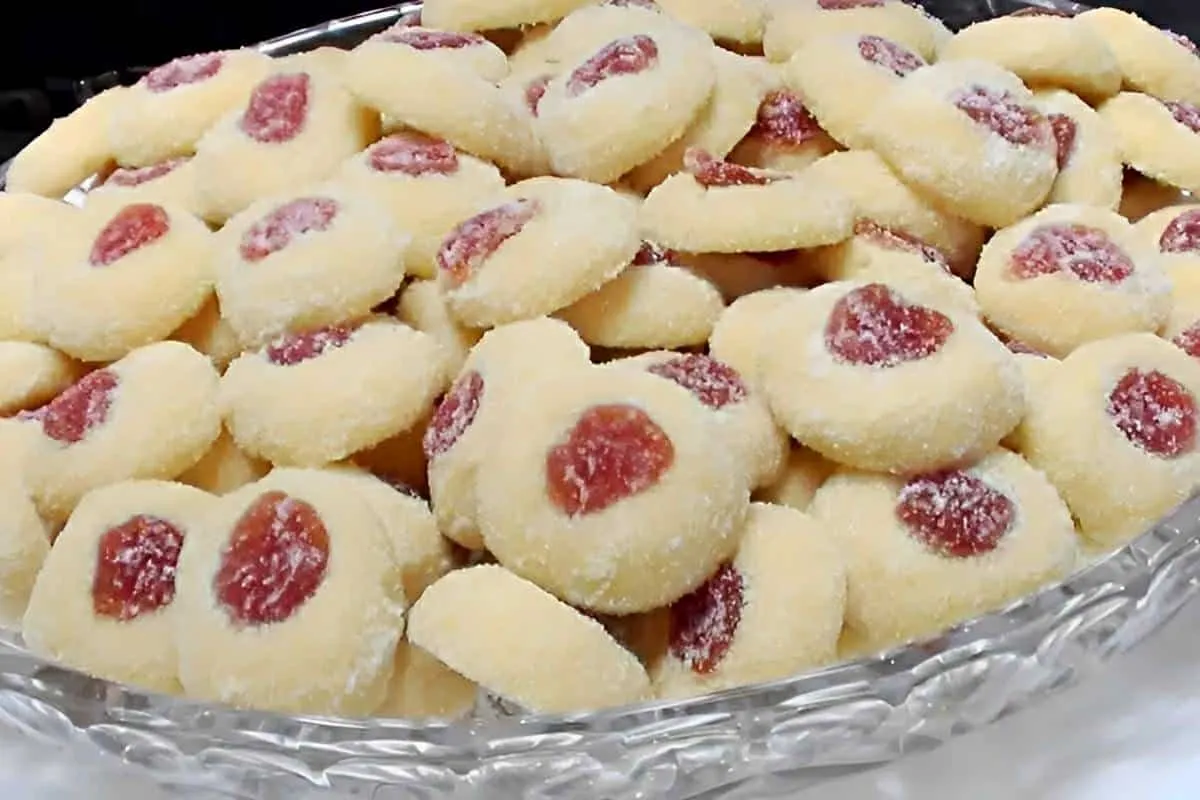 Biscoitinho amanteigado com goiabada uma delícia que desmanc