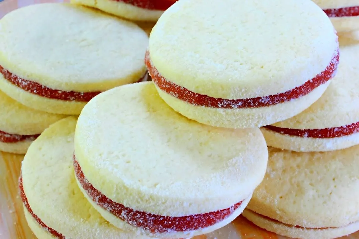 Biscoitinho amanteigado recheado muito simples e prático de