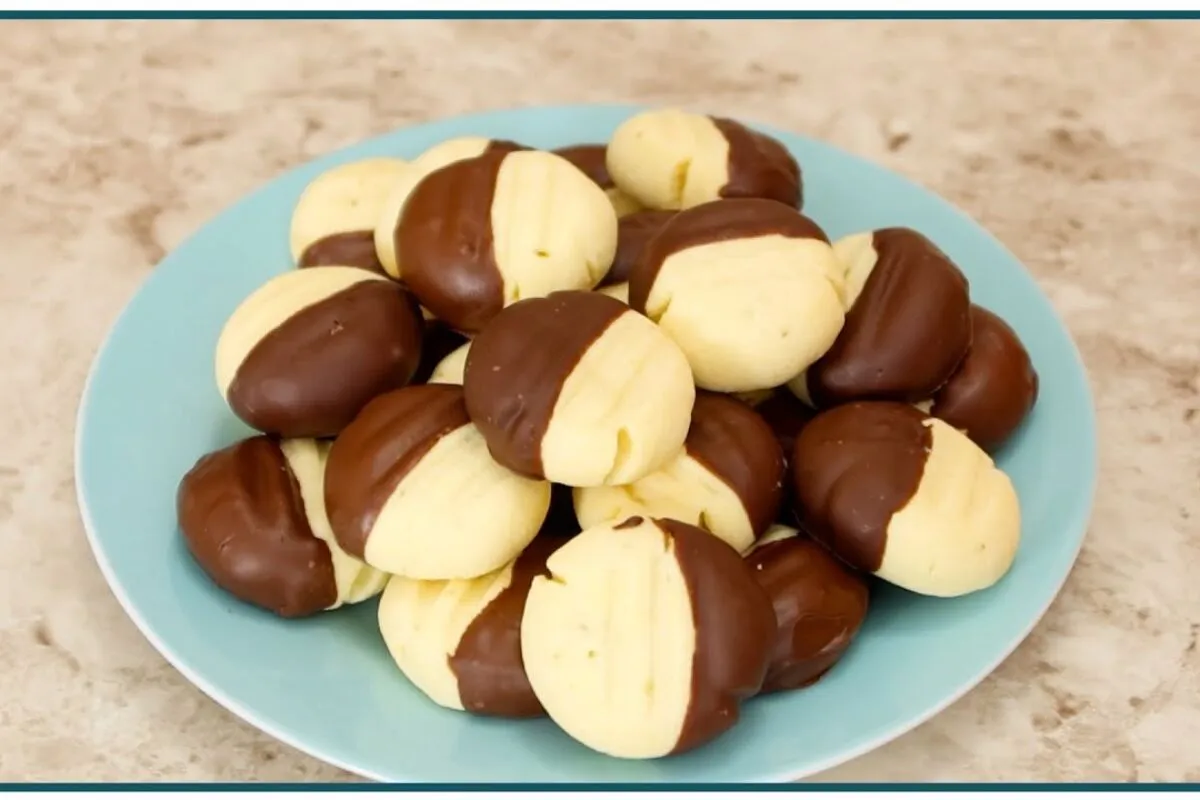 Biscoitinho com chocolate de padaria, uma delícia crocante q