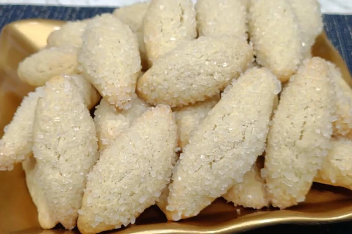 Biscoitinho de coco açucarado da vovó: tem gosto de infância