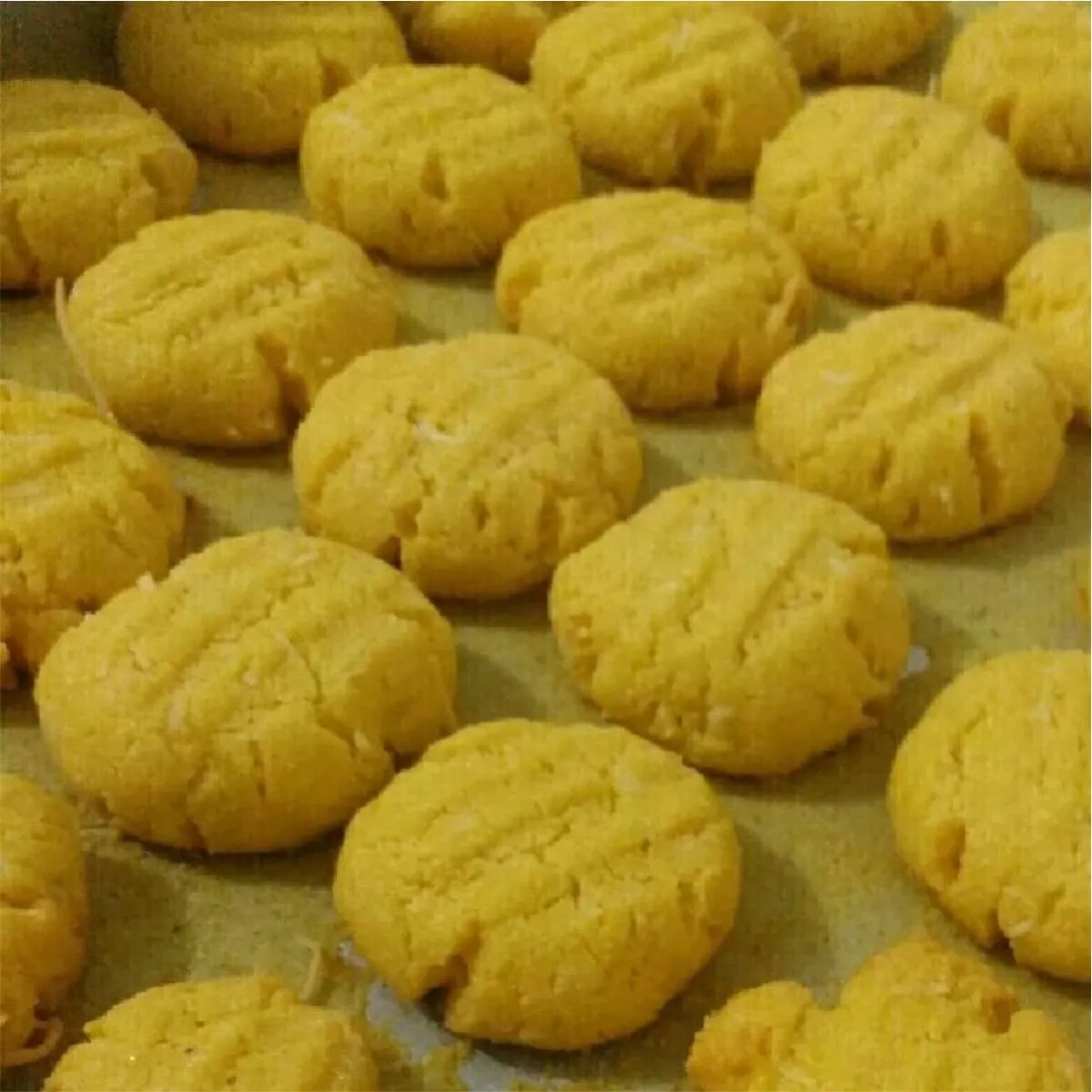 Biscoitinho de fubá com coco da fazenda e cafés coloniais mu
