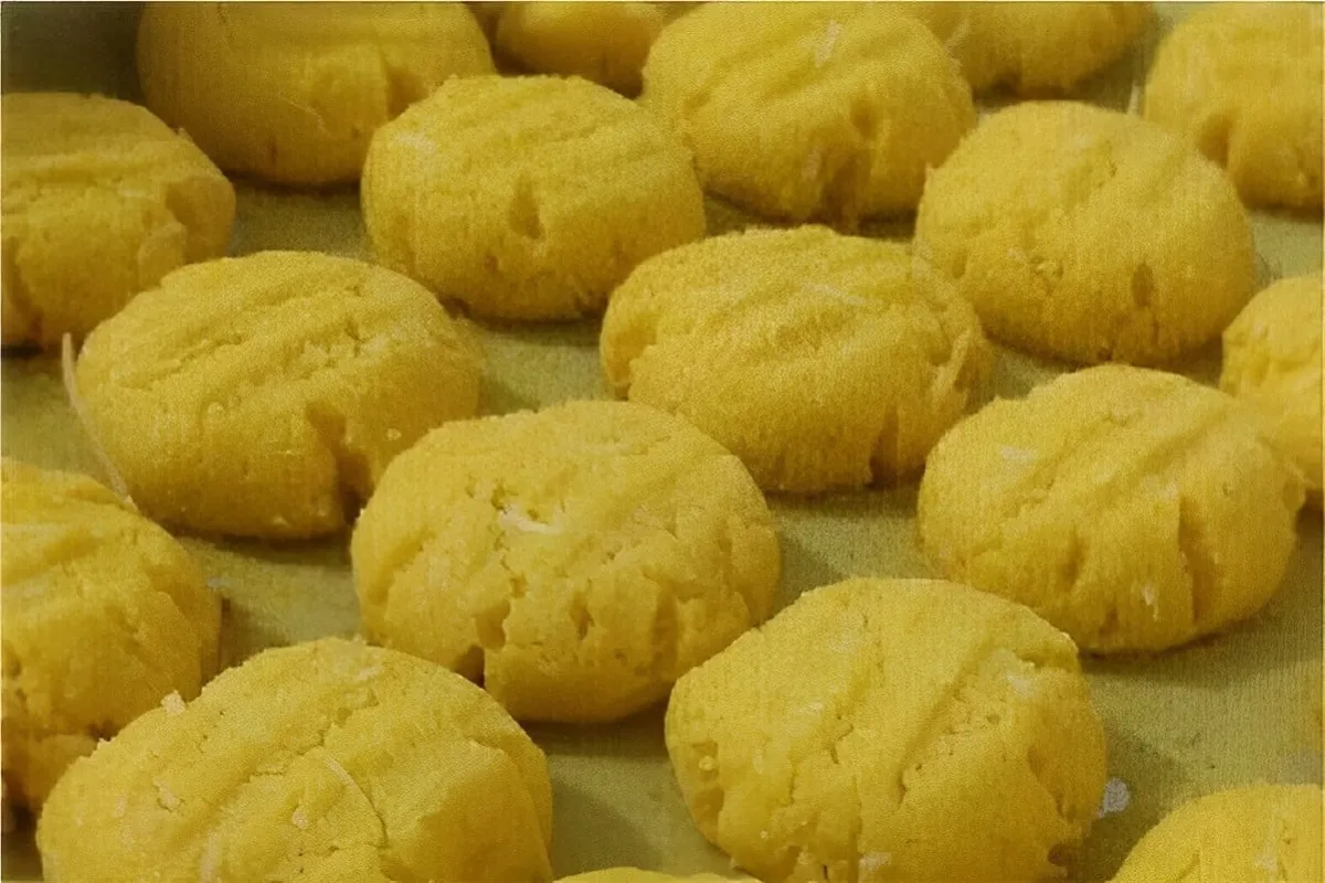 Biscoitinho de fubá mineiro que derrete na boca fácil e deli