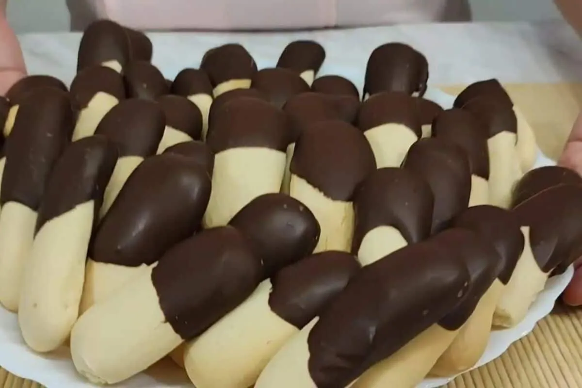 Biscoitinho de leite condensado com chocolate delicioso, fác