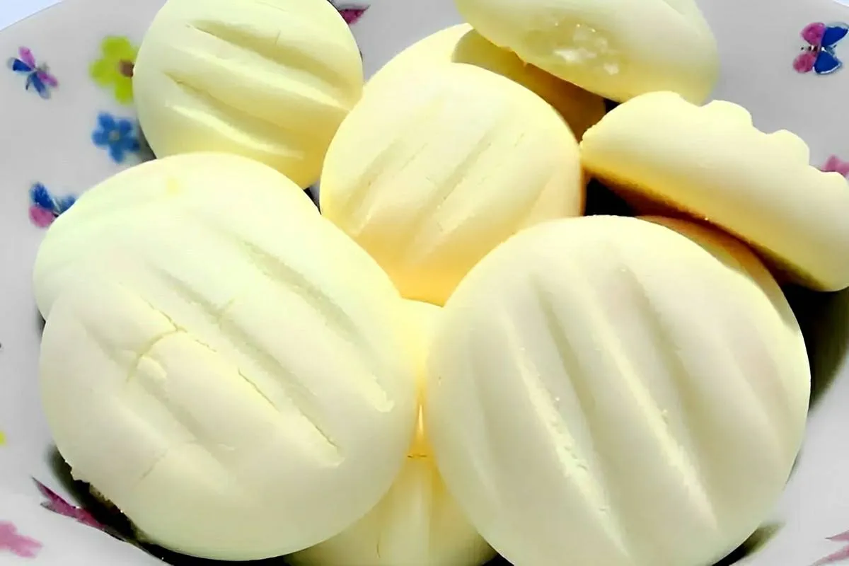 Biscoitinho de leite condensado com maisena uma delícia que
