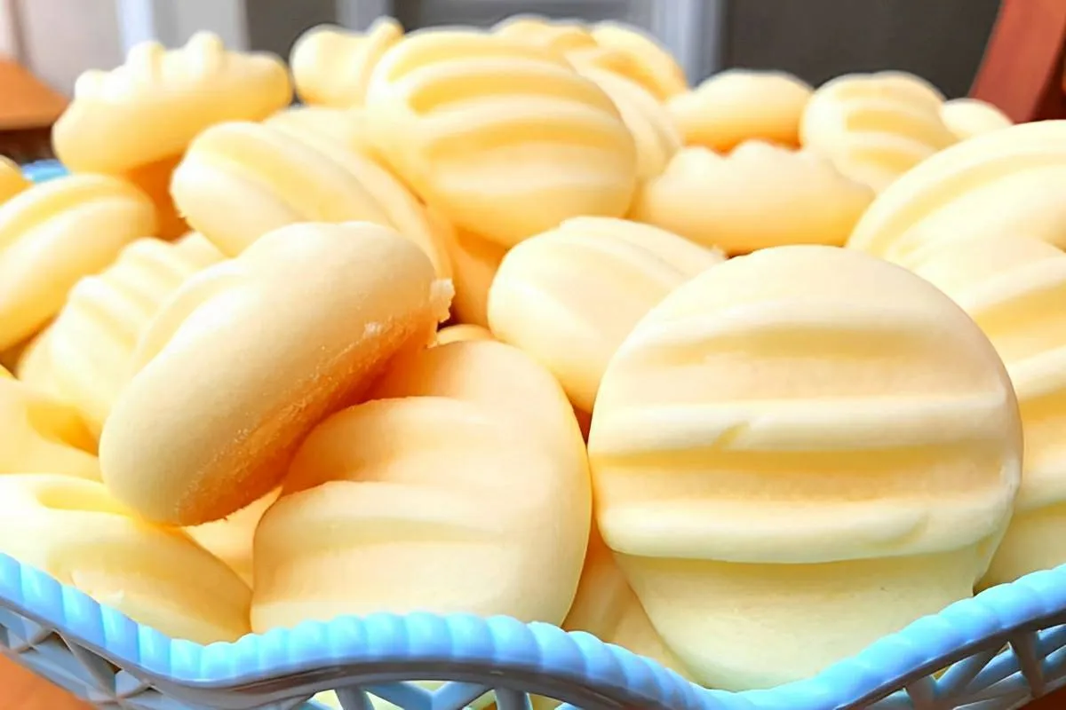 Biscoitinho de leite condensado que derrete na boca perfeito