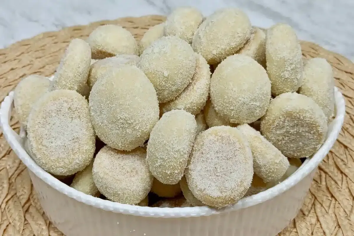 Biscoitinho de leite ninho que desmancha na boca: a vontade
