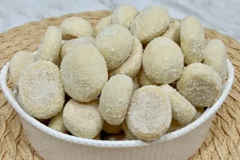 Biscoitinho de leite ninho que desmancha na boca: a vontade 
