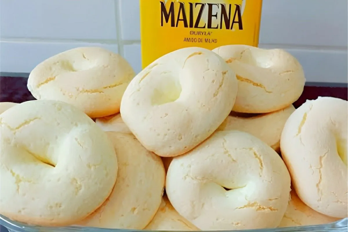 Biscoitinho de maisena que derrete na boca para servir com c