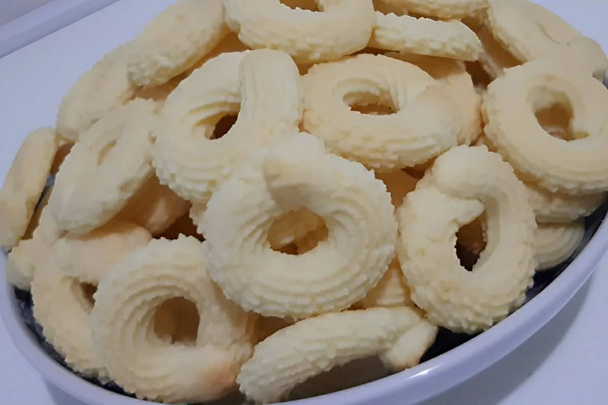 Biscoitinho de nata da vovó derrete na boca e é perfeito par
